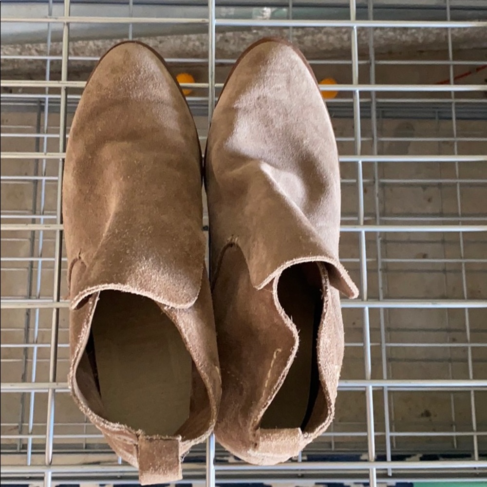 DOLCE VITA SUEDE CHELSEA BOOTS